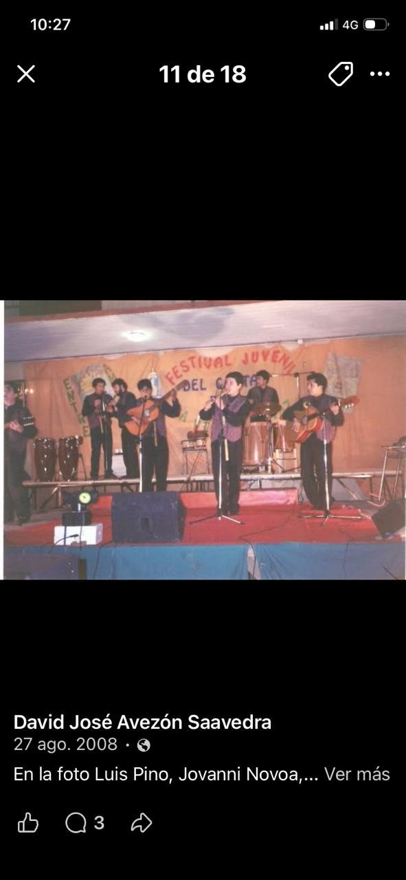Publicación de archivo que muestra una presentación musical.